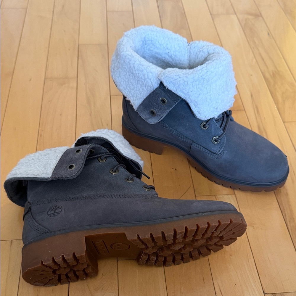 Timberland Grey Faux Fur Boot with Rubber Sole Adjustable Size 6.5